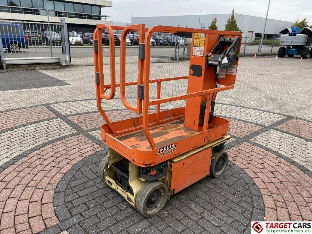 JLG 1230ES Electric Vertical Mast Work Lift 566cm - 垂直桅杆升降机:图3 JLG 1230ES Electric Vertical Mast Work Lift 566cm - 垂直桅杆升降机:图3