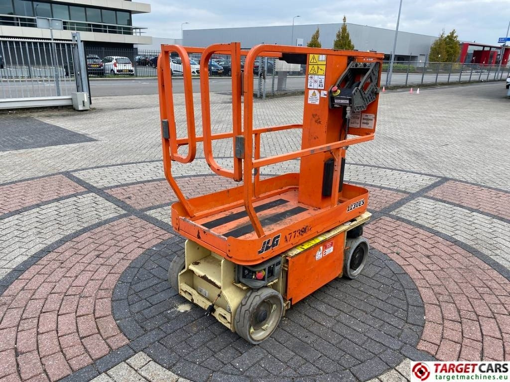 JLG 1230ES Electric Vertical Mast Work Lift 566cm - 垂直桅杆升降机:图3 JLG 1230ES Electric Vertical Mast Work Lift 566cm - 垂直桅杆升降机:图3