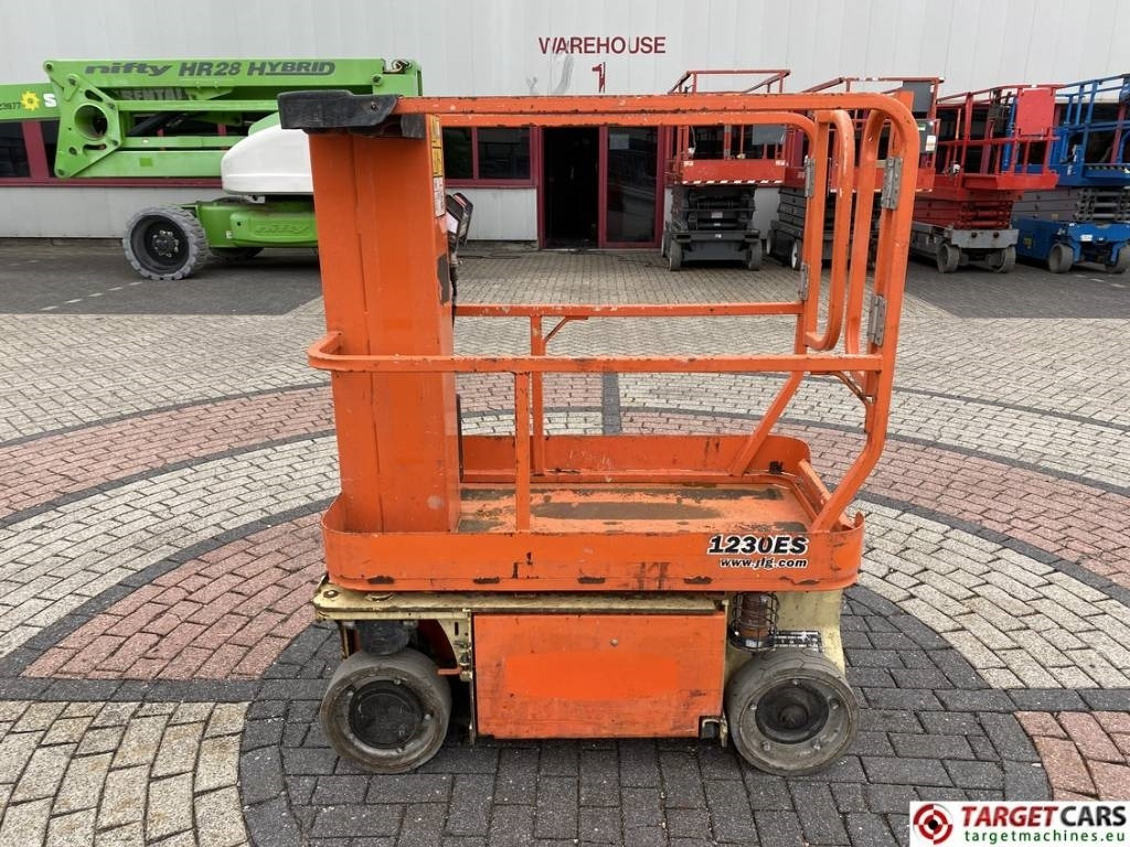 JLG 1230ES Electric Vertical Mast Work Lift 566cm - 垂直桅杆升降机:图5 JLG 1230ES Electric Vertical Mast Work Lift 566cm - 垂直桅杆升降机:图5
