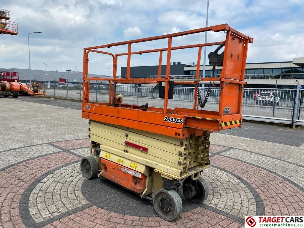 JLG 2632ES Electric Scissor Work Lift 977cm - 剪式升降机:图2 JLG 2632ES Electric Scissor Work Lift 977cm - 剪式升降机:图2