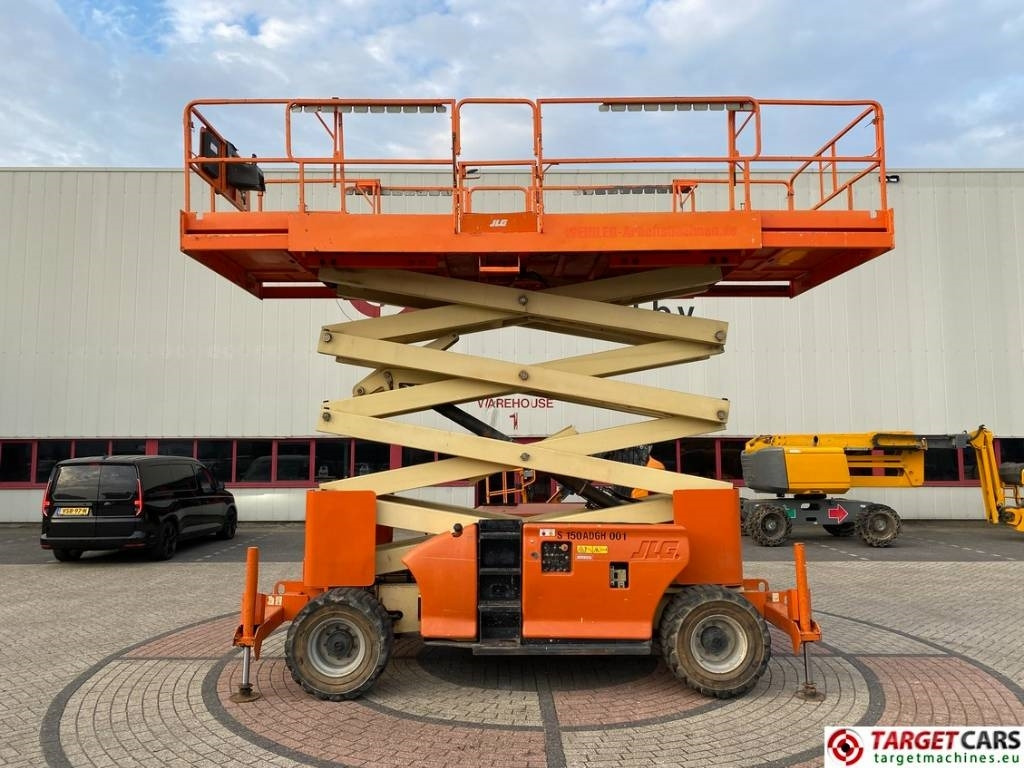 JLG 4394RT Diesel 4x4 Scissor Work Lift 1511cm - 剪式升降机:图5 JLG 4394RT Diesel 4x4 Scissor Work Lift 1511cm - 剪式升降机:图5