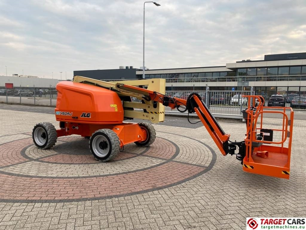 JLG EC450AJ Lithium-Ion Articulated Boom Lift 1572cm - 铰接臂:图2 JLG EC450AJ Lithium-Ion Articulated Boom Lift 1572cm - 铰接臂:图2