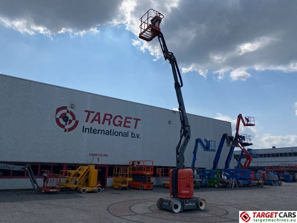 SkyJack SJ30 ARJE Articulated Electric Boom Work Lift 11M - 铰接臂:图5 SkyJack SJ30 ARJE Articulated Electric Boom Work Lift 11M - 铰接臂:图5