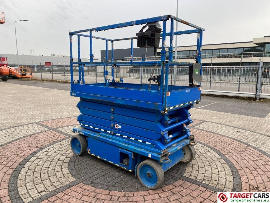 SkyJack SJ4732 Electric 4732 Scissor Work Lift 1165cm - 剪式升降机:图2 SkyJack SJ4732 Electric 4732 Scissor Work Lift 1165cm - 剪式升降机:图2