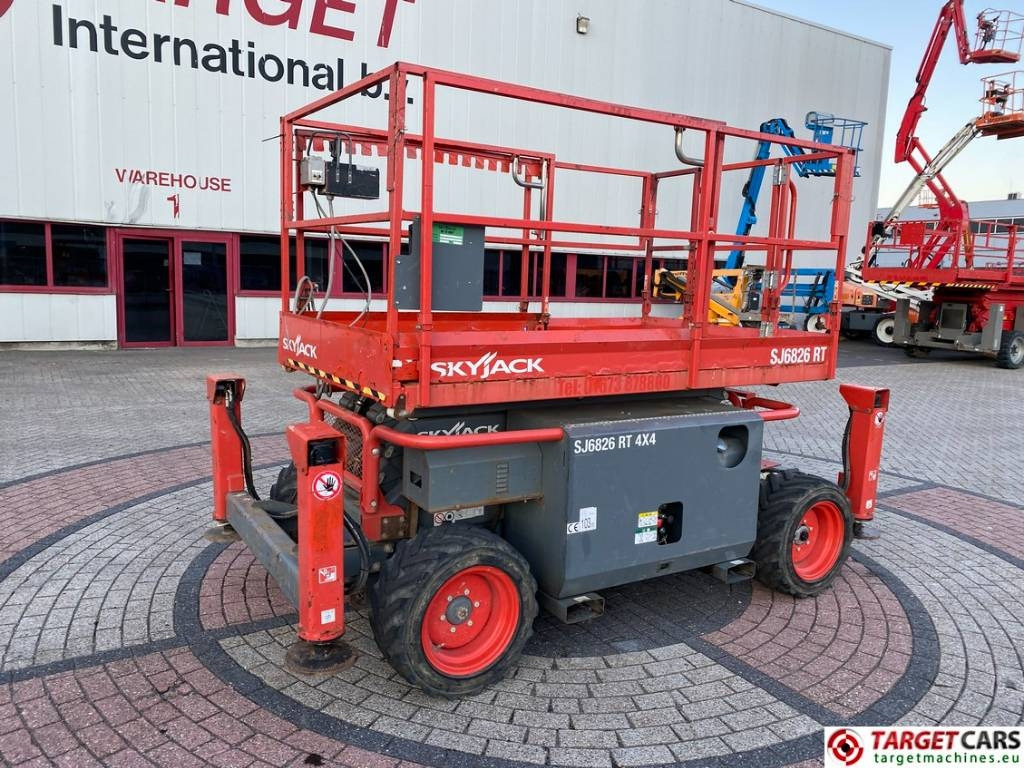 SkyJack SJ6826RT Diesel 4x4 Scissor 6826 Work Lift 992cm - 剪式升降机:图1 SkyJack SJ6826RT Diesel 4x4 Scissor 6826 Work Lift 992cm - 剪式升降机:图1