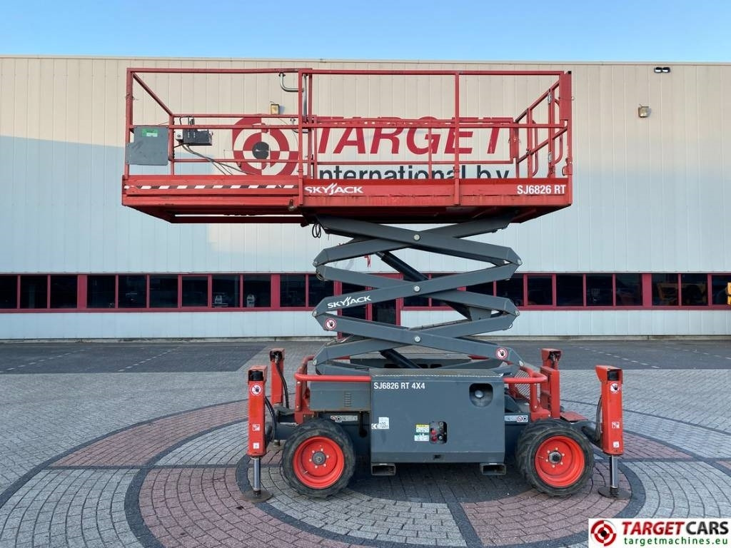 SkyJack SJ6826RT Diesel 4x4 Scissor 6826 Work Lift 992cm - 剪式升降机:图5 SkyJack SJ6826RT Diesel 4x4 Scissor 6826 Work Lift 992cm - 剪式升降机:图5