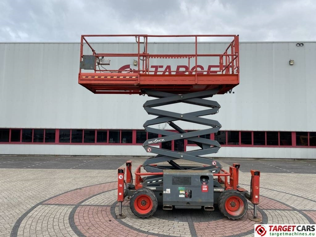 SkyJack SJ6832RT Diesel 4x4 Scissor 6832 Work Lift 1180cm - 剪式升降机:图5 SkyJack SJ6832RT Diesel 4x4 Scissor 6832 Work Lift 1180cm - 剪式升降机:图5