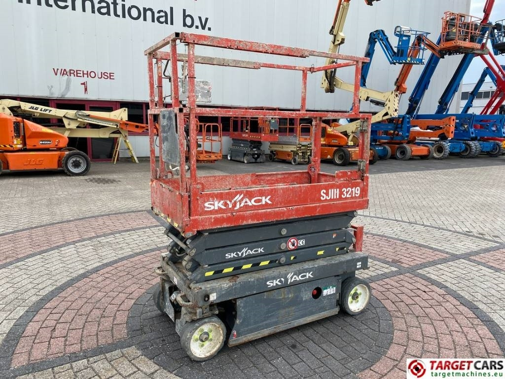 SkyJack SJIII-3219 Electric Scissor Work Lift 780cm - 剪式升降机:图1 SkyJack SJIII-3219 Electric Scissor Work Lift 780cm - 剪式升降机:图1