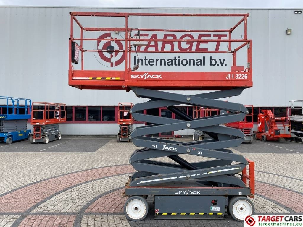 SkyJack SJIII-3226 Electric 3226 Scissor Work Lift 990cm - 剪式升降机:图5 SkyJack SJIII-3226 Electric 3226 Scissor Work Lift 990cm - 剪式升降机:图5