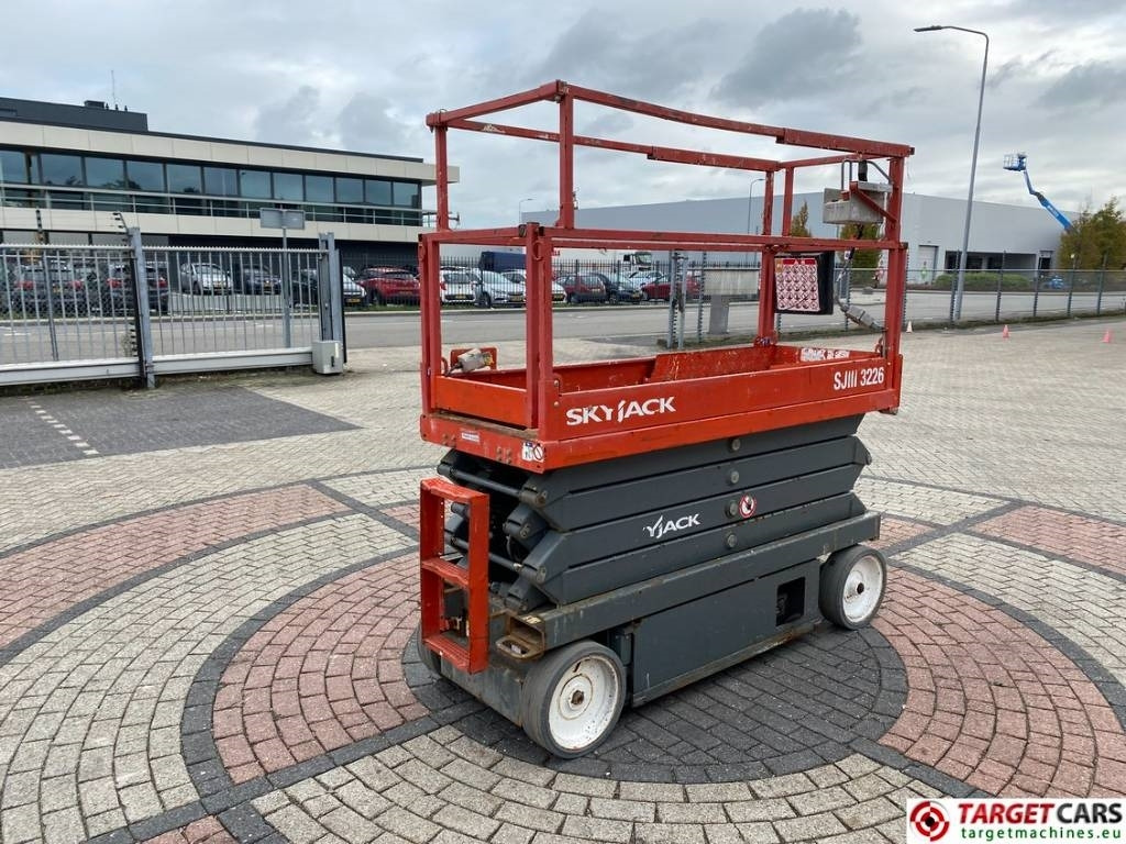 SkyJack SJIII-3226 Electric 3226 Scissor Work Lift 990cm - 剪式升降机:图3 SkyJack SJIII-3226 Electric 3226 Scissor Work Lift 990cm - 剪式升降机:图3