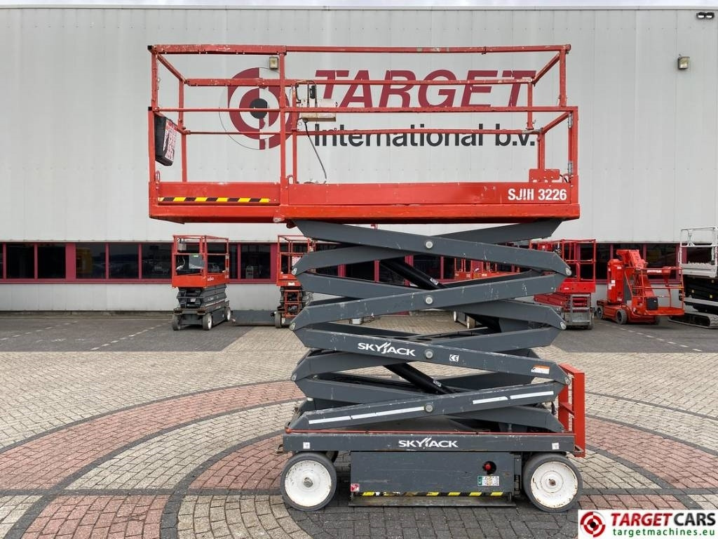 SkyJack SJIII-3226 Electric 3226 Scissor Work Lift 990cm - 剪式升降机:图5 SkyJack SJIII-3226 Electric 3226 Scissor Work Lift 990cm - 剪式升降机:图5