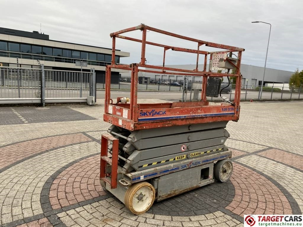 SkyJack SJIII-3226 Electric Scissor Work Lift 990cm - 剪式升降机:图3 SkyJack SJIII-3226 Electric Scissor Work Lift 990cm - 剪式升降机:图3