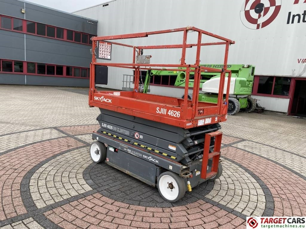 SkyJack SJIII-4626 Electric 4626 Scissor Work Lift 990cm - 剪式升降机:图4 SkyJack SJIII-4626 Electric 4626 Scissor Work Lift 990cm - 剪式升降机:图4