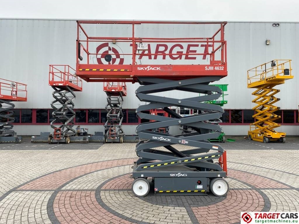 SkyJack SJIII-4632 Electric 4632 Scissor Work Lift 1170cm - 剪式升降机:图5 SkyJack SJIII-4632 Electric 4632 Scissor Work Lift 1170cm - 剪式升降机:图5