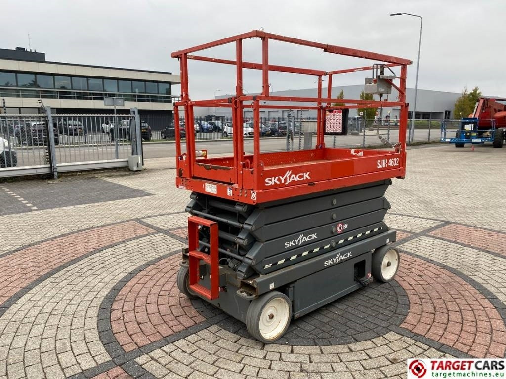 SkyJack SJIII-4632 Electric 4632 Scissor Work lift 1170cm - 剪式升降机:图3 SkyJack SJIII-4632 Electric 4632 Scissor Work lift 1170cm - 剪式升降机:图3