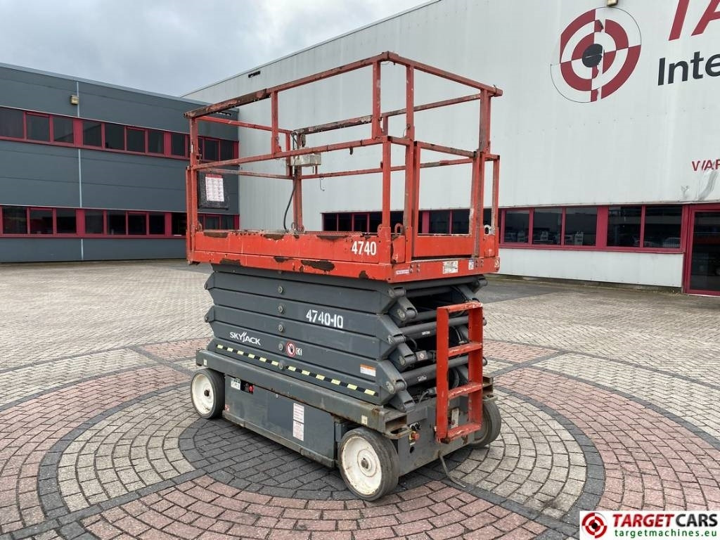 SkyJack SJIII-4740 Electric Scissor 4740 Work Lift 1380cm - 剪式升降机:图4 SkyJack SJIII-4740 Electric Scissor 4740 Work Lift 1380cm - 剪式升降机:图4