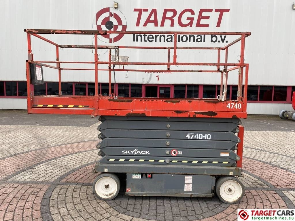 SkyJack SJIII-4740 Electric Scissor 4740 Work Lift 1380cm - 剪式升降机:图5 SkyJack SJIII-4740 Electric Scissor 4740 Work Lift 1380cm - 剪式升降机:图5