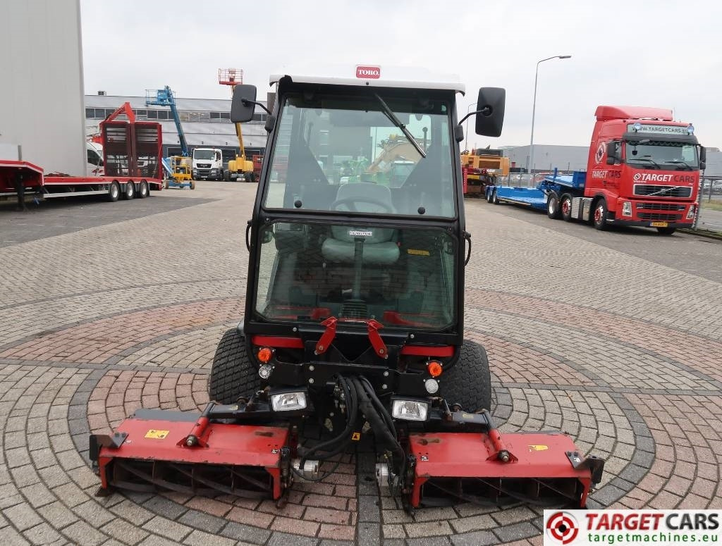 Toro LT3340 3-Gang Hydro 4WD Cylinder Reel Mower - 园林割草机:图4 Toro LT3340 3-Gang Hydro 4WD Cylinder Reel Mower - 园林割草机:图4