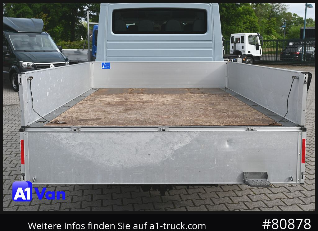 VOLKSWAGEN Crafter 35 Pritsche Doka, AHK, 7-Sitzer, Heckantrieb - 平板货车, 康比货车:图2 VOLKSWAGEN Crafter 35 Pritsche Doka, AHK, 7-Sitzer, Heckantrieb - 平板货车, 康比货车:图2