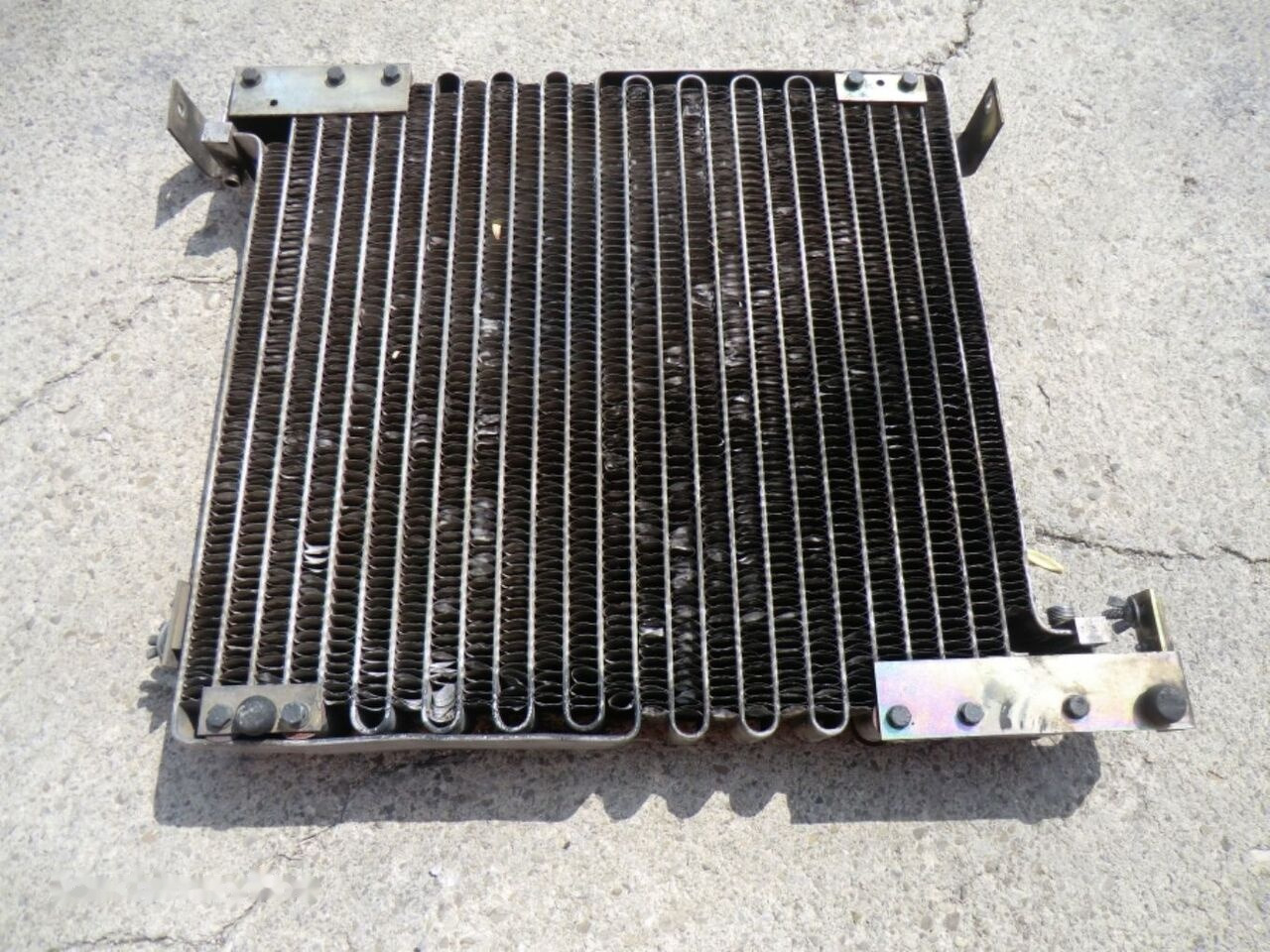 1587964 Volvo L120C 11757 - 冷凝器 适用于 轮式装载机:图1 1587964 Volvo L120C 11757 - 冷凝器 适用于 轮式装载机:图1