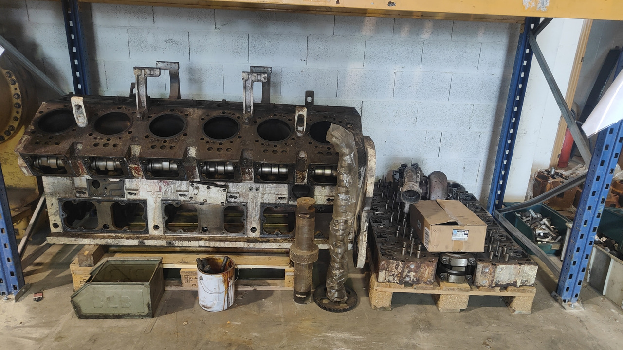 CUMMINS KTA38 MOTORE CUMMINS (BLOCCO CILINDRI) + N.2 TESTATE - 发动机及其零件 适用于 建筑机械:图1 CUMMINS KTA38 MOTORE CUMMINS (BLOCCO CILINDRI) + N.2 TESTATE - 发动机及其零件 适用于 建筑机械:图1