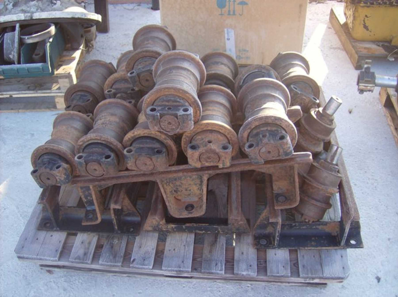 Caterpillar 317 NVA N. 13 RULLI INFERIORI - 支重轮 适用于 建筑机械:图1 Caterpillar 317 NVA N. 13 RULLI INFERIORI - 支重轮 适用于 建筑机械:图1