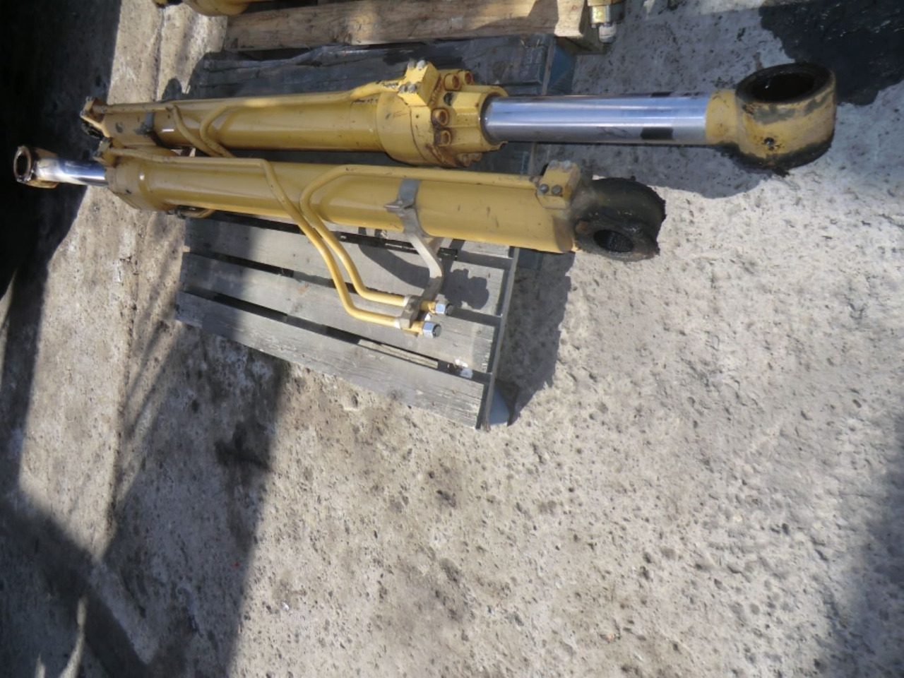 Caterpillar 317B LN N. 2 cilindri di sollevamento - 液压缸 适用于 建筑机械:图1 Caterpillar 317B LN N. 2 cilindri di sollevamento - 液压缸 适用于 建筑机械:图1