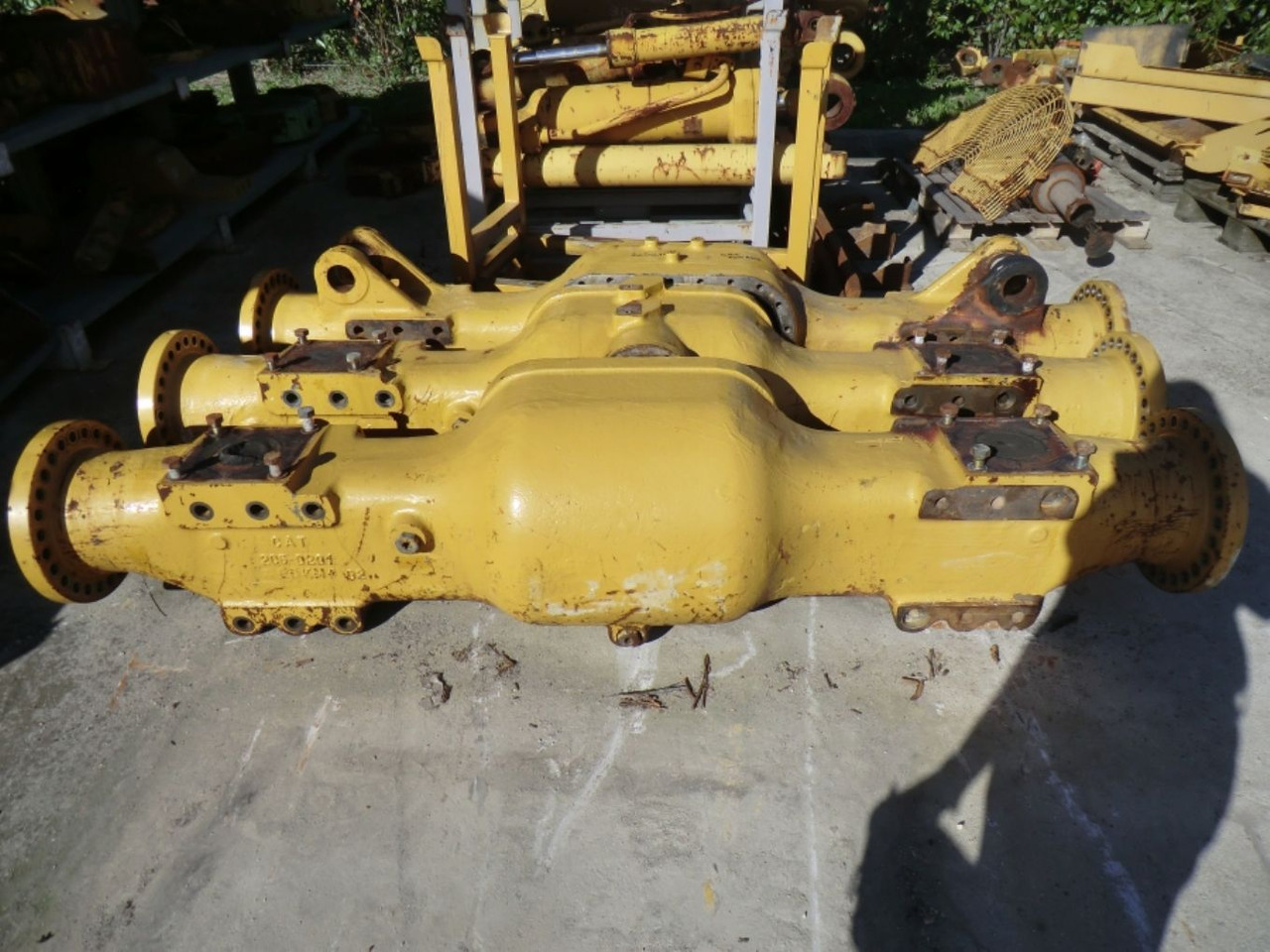 Caterpillar 735 ALLOGGIAMENTO ASSALE CENTRALE - 轴及其零件 适用于 建筑机械:图2 Caterpillar 735 ALLOGGIAMENTO ASSALE CENTRALE - 轴及其零件 适用于 建筑机械:图2