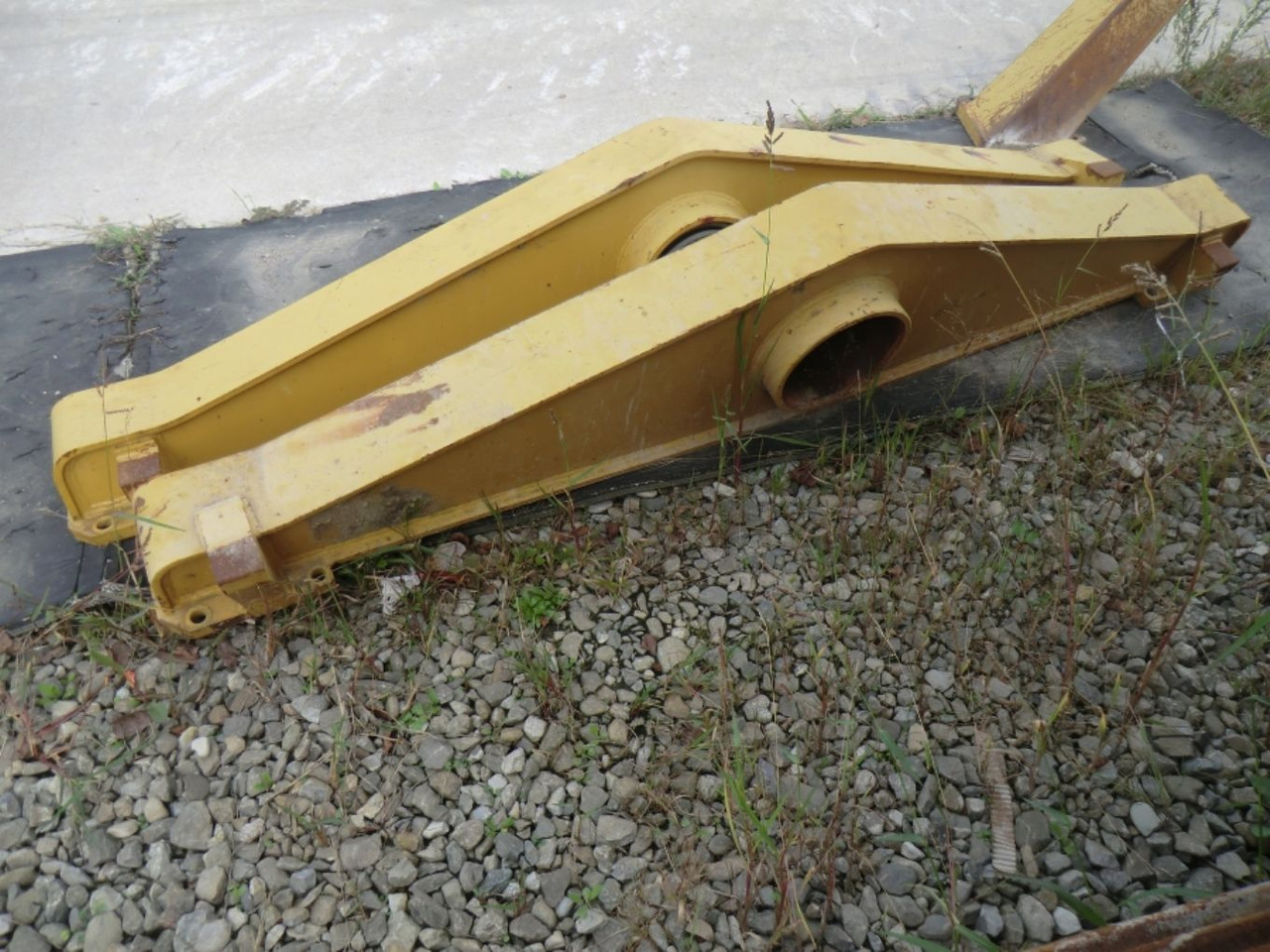 Caterpillar 735 Braccetto sinistro di collegamento assale centrale e posteriore. (ARM AS LH) - 轴及其零件 适用于 建筑机械:图1 Caterpillar 735 Braccetto sinistro di collegamento assale centrale e posteriore. (ARM AS LH) - 轴及其零件 适用于 建筑机械:图1