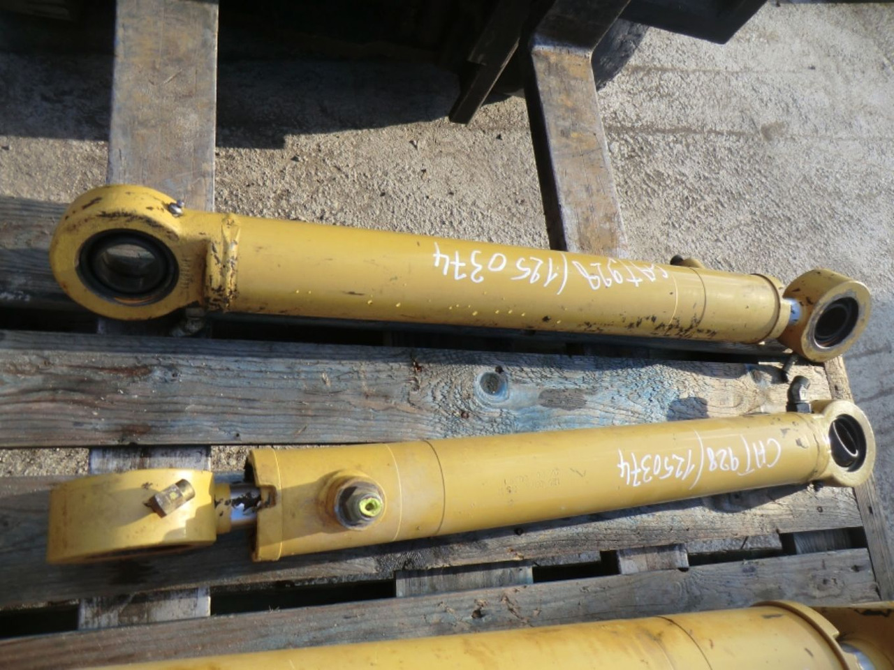 Caterpillar 928G CILINDRI DI STERZO - 液压缸 适用于 建筑机械:图3 Caterpillar 928G CILINDRI DI STERZO - 液压缸 适用于 建筑机械:图3