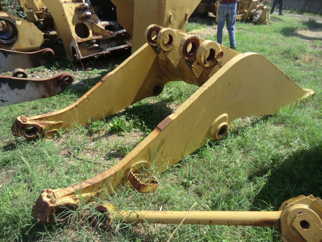 Caterpillar 973 LGP BRACCIO CON LEVE E LINK - 臂架 适用于 建筑机械:图1 Caterpillar 973 LGP BRACCIO CON LEVE E LINK - 臂架 适用于 建筑机械:图1