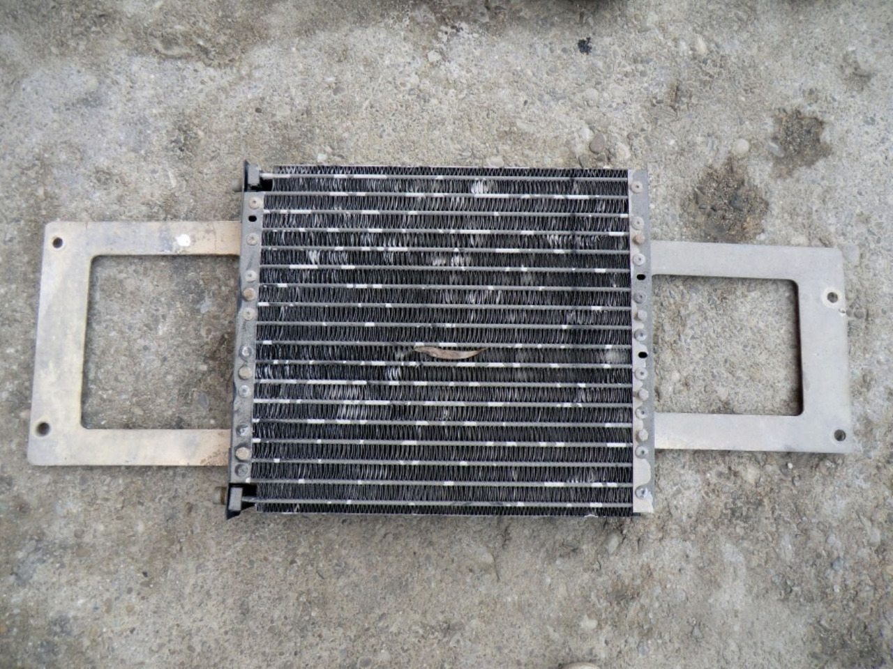 HITACHI ZX240 BAS RADIATORE ARIA CONDIZIONATA - 空调零件 适用于 建筑机械:图1 HITACHI ZX240 BAS RADIATORE ARIA CONDIZIONATA - 空调零件 适用于 建筑机械:图1