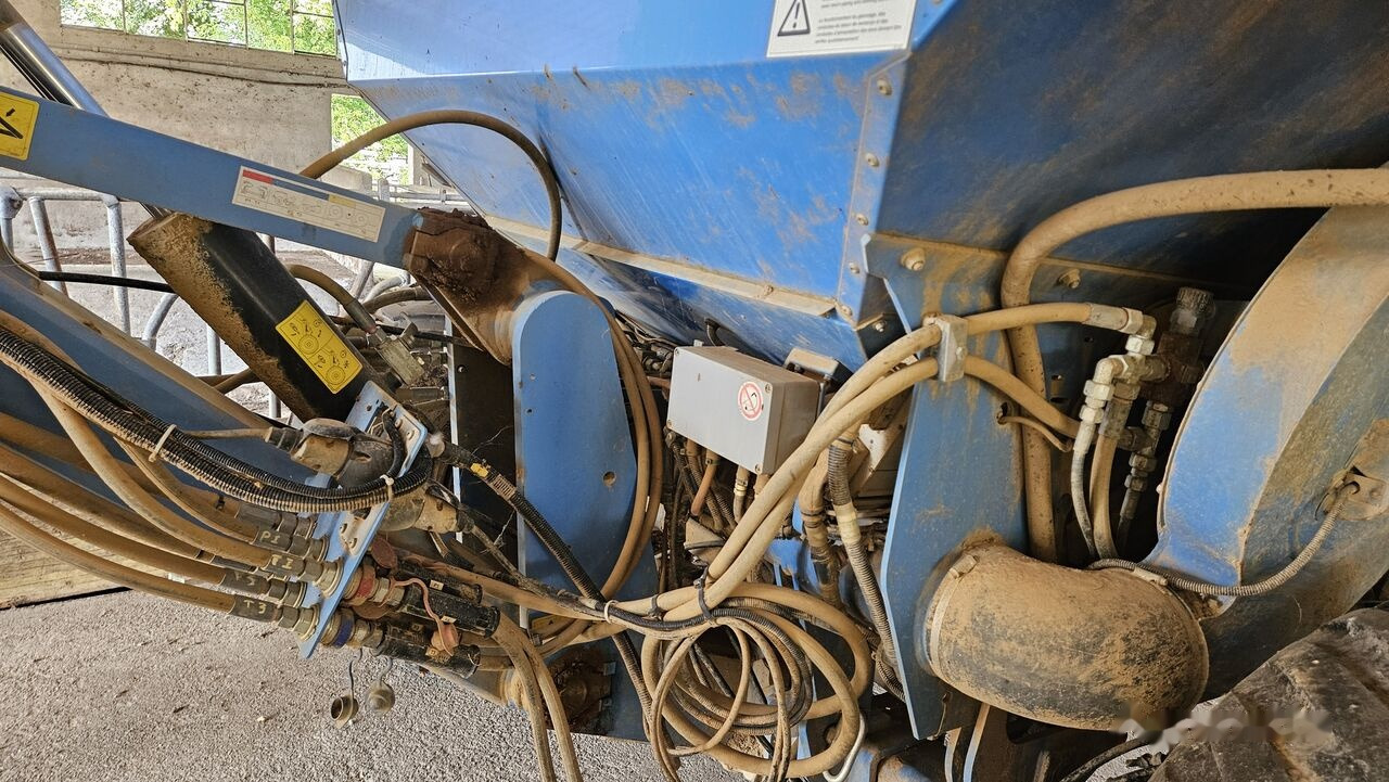 Lemken SOLITAIR 9/500 KA-DS 150 + HELIODOR 9/500 - 条播机:图4 Lemken SOLITAIR 9/500 KA-DS 150 + HELIODOR 9/500 - 条播机:图4