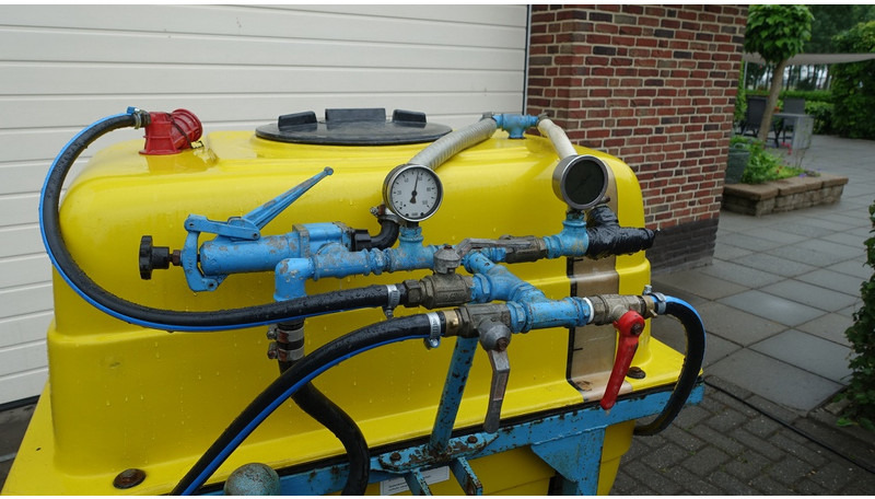 KWH Gedragen veldspuit vatspuit 400 Liter - 喷雾机:图4 KWH Gedragen veldspuit vatspuit 400 Liter - 喷雾机:图4