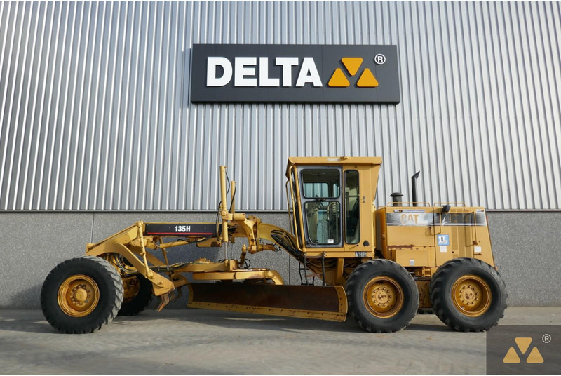 Caterpillar 135H - 平路机:图1 Caterpillar 135H - 平路机:图1