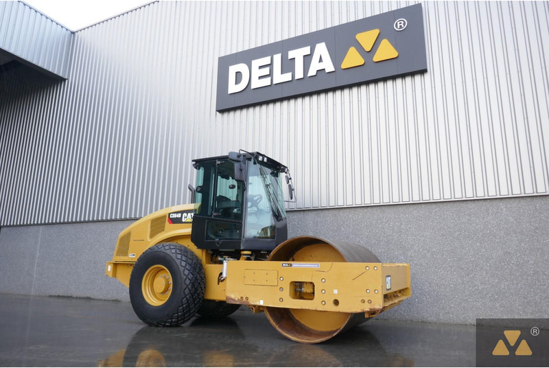 Caterpillar CS64B - 碾压机:图3 Caterpillar CS64B - 碾压机:图3