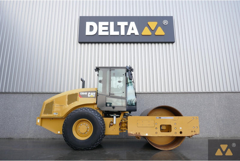 Caterpillar CS64B - 碾压机:图2 Caterpillar CS64B - 碾压机:图2