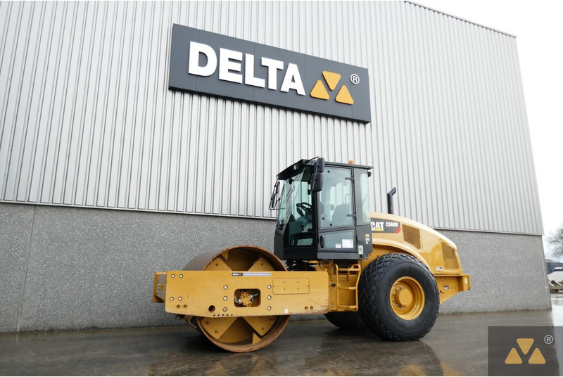Caterpillar CS66B - 碾压机:图4 Caterpillar CS66B - 碾压机:图4