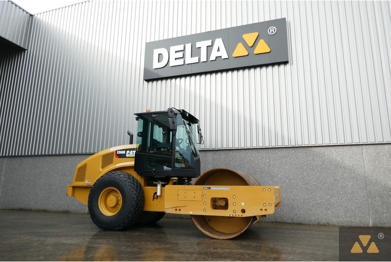 Caterpillar CS66B - 碾压机:图3 Caterpillar CS66B - 碾压机:图3