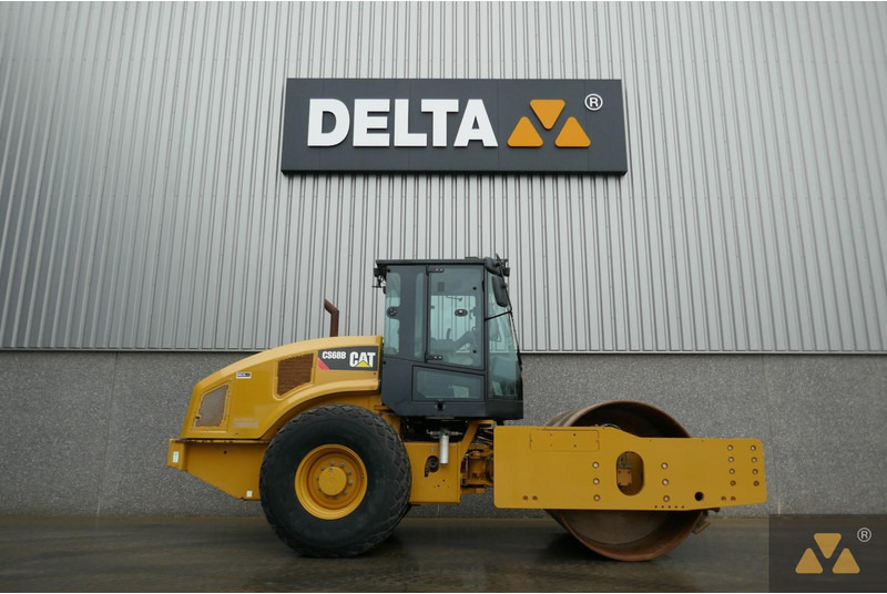 Caterpillar CS68B - 碾压机:图2 Caterpillar CS68B - 碾压机:图2