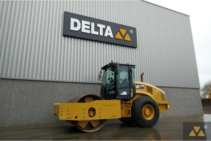 Caterpillar CS68B - 碾压机:图4 Caterpillar CS68B - 碾压机:图4