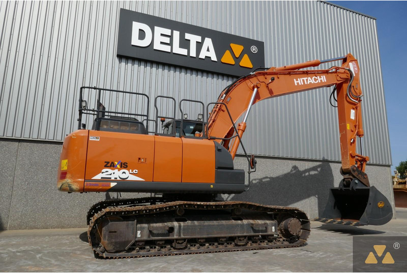 Hitachi ZX210LC-6 - 履带式挖掘机:图5 Hitachi ZX210LC-6 - 履带式挖掘机:图5