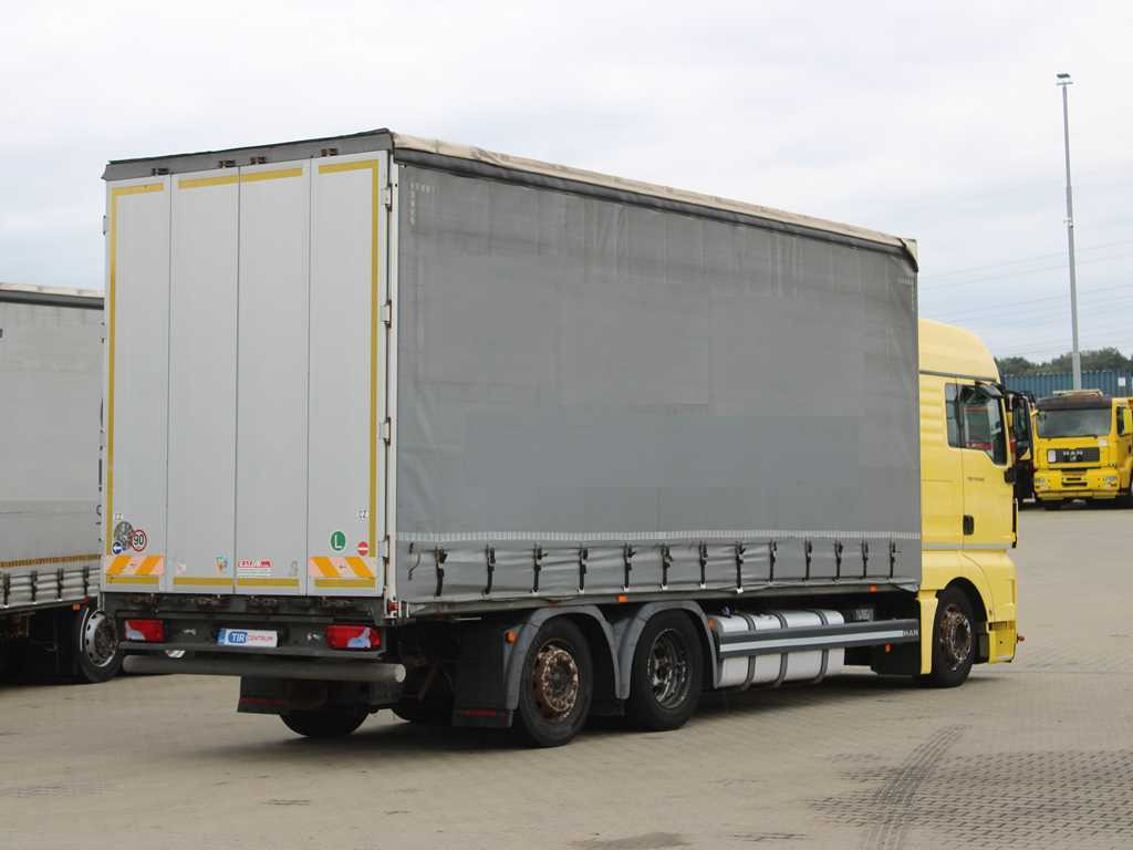 MAN TGX 24.440, EURO 5EEV, 6X2, AIR SUSPENSION - 侧帘卡车:图4 MAN TGX 24.440, EURO 5EEV, 6X2, AIR SUSPENSION - 侧帘卡车:图4