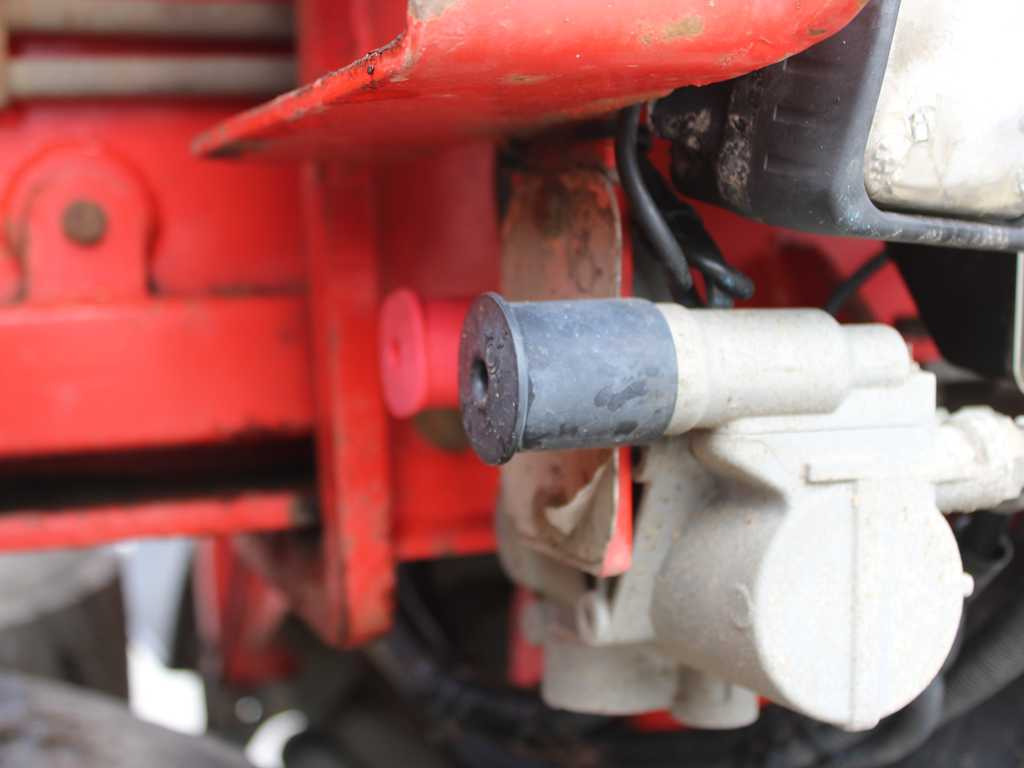 Umikov NPK 39, 2X LIFTING AXLE, SAF - 木材运输半挂车:图4 Umikov NPK 39, 2X LIFTING AXLE, SAF - 木材运输半挂车:图4