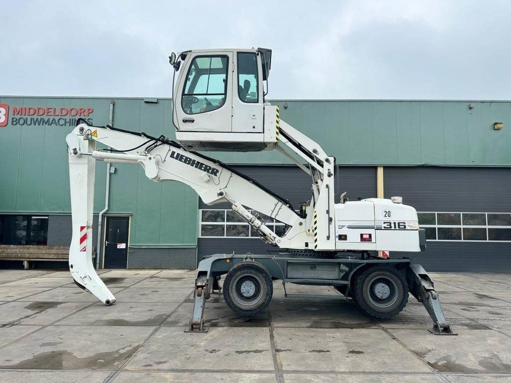 Liebherr A 316 - 垃圾/ 工业叉装车:图1 Liebherr A 316 - 垃圾/ 工业叉装车:图1