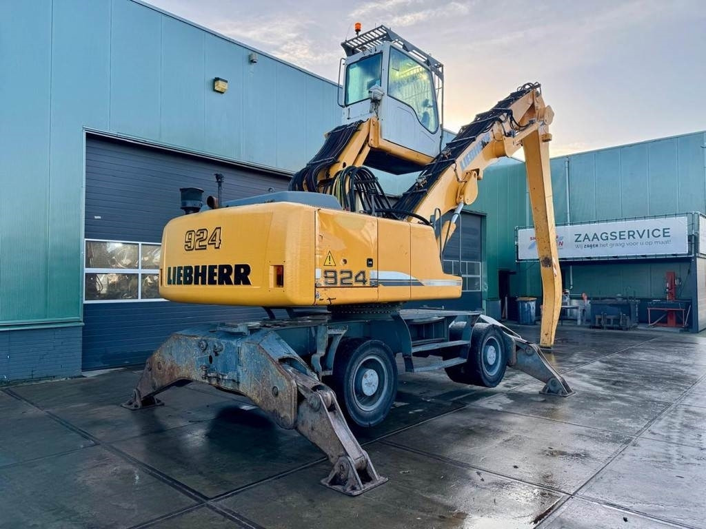 Liebherr A 924 C - 垃圾/ 工业叉装车:图4 Liebherr A 924 C - 垃圾/ 工业叉装车:图4