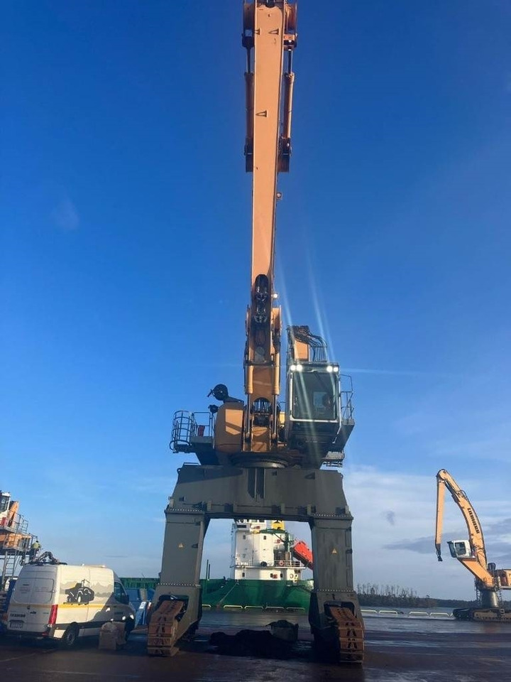 垃圾/ 工业叉装车 Liebherr LH 120 CG：图19