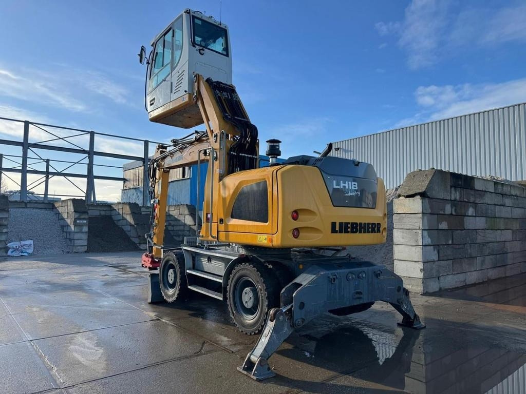 Liebherr LH 18 M - 垃圾/ 工业叉装车:图3 Liebherr LH 18 M - 垃圾/ 工业叉装车:图3