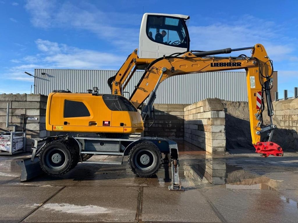 Liebherr LH 18 M - 垃圾/ 工业叉装车:图5 Liebherr LH 18 M - 垃圾/ 工业叉装车:图5