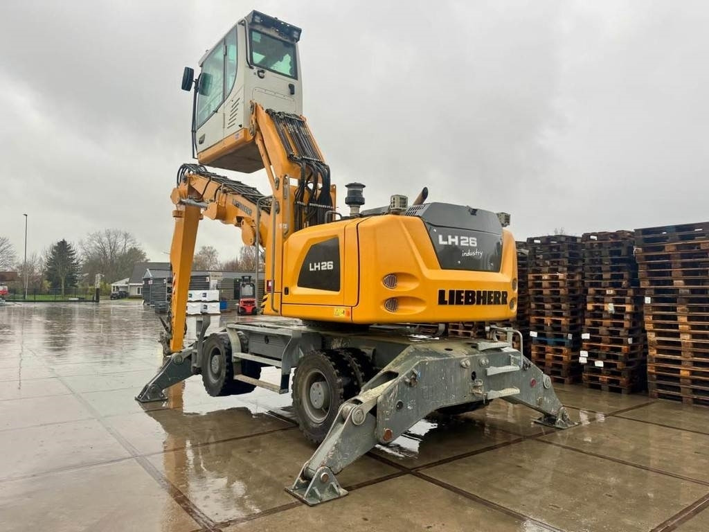 Liebherr LH 26 M - 垃圾/ 工业叉装车:图3 Liebherr LH 26 M - 垃圾/ 工业叉装车:图3